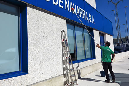 Limpieza de locales comerciales en Pamplona
